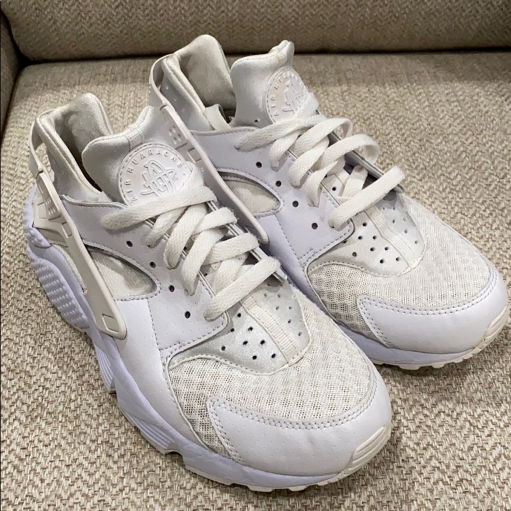 Nike huaraches size 7.5